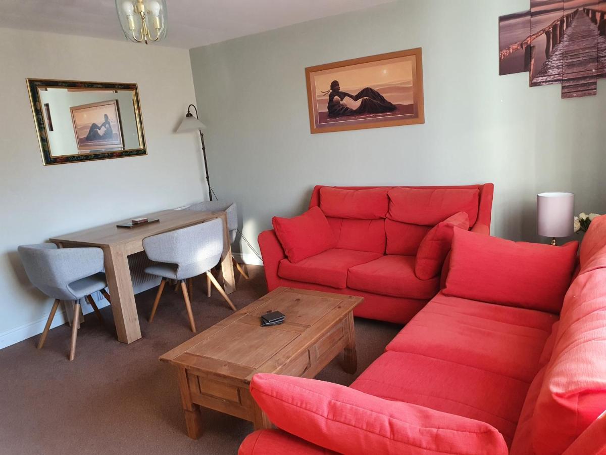 Entire 2 Bedroom Apartment Free Parking Saffron Walden Eksteriør billede